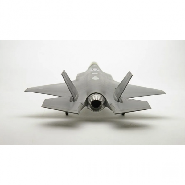 Сборная модель Американский истребитель пятого поколения F-35A "Lightning II"